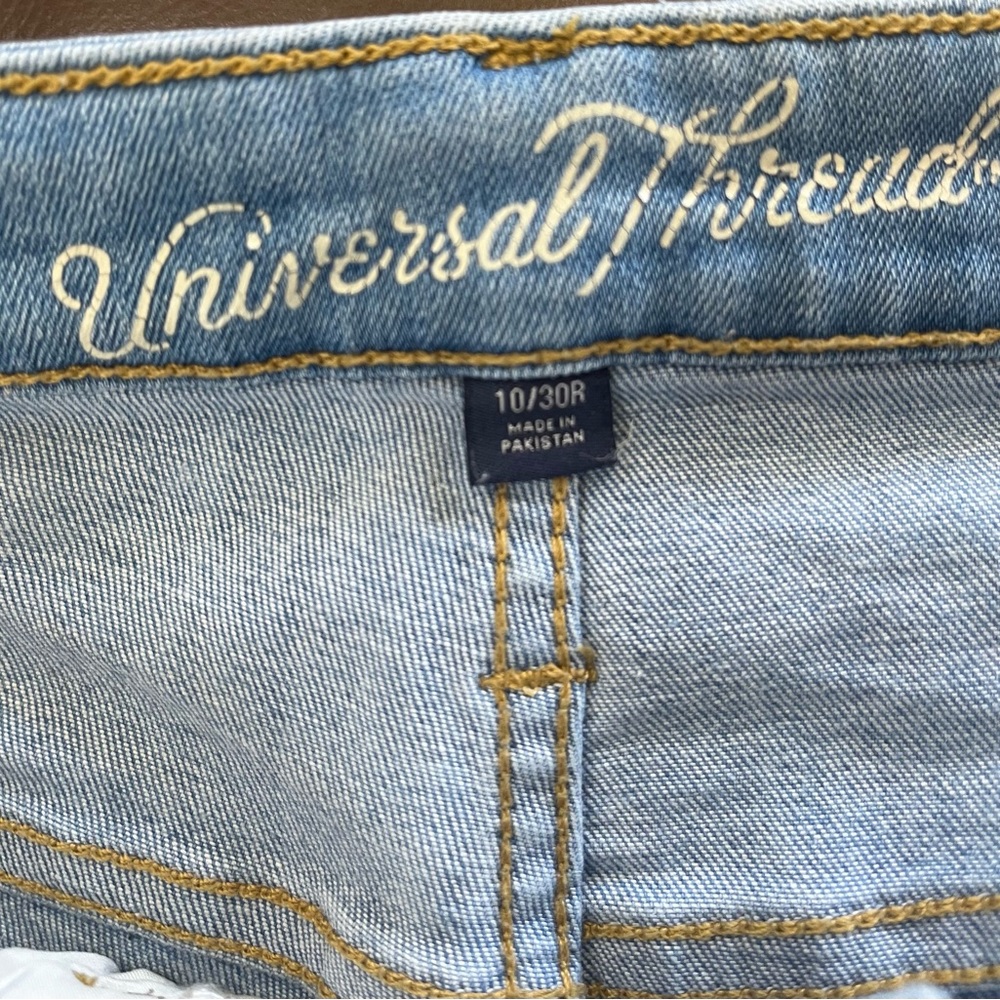 Universal Threads -Great Condition Distressed Jea… - image 2